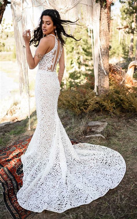 Lace Halter Wedding Dress With Sash