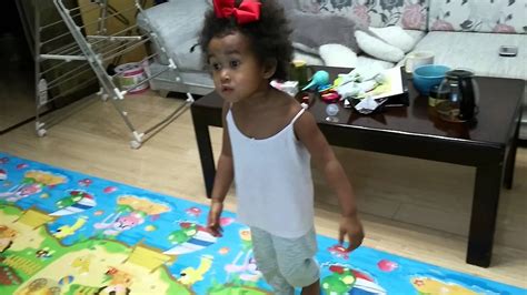 Bath song | cocomelon nursery rhymes & kids songs. Baby Yuri Singing Korean song 'Island Baby' 아기 유리 섬집아기 ...