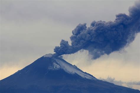 Popocatépetl Registra Exhalación De Gases Agua Y Ceniza