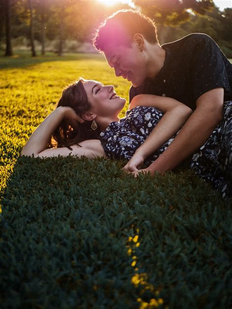 Couple Picnic Pictures Download Free Images On Unsplash