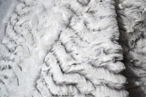 Juneau Collection White Faux Fur Throw Blanket - Free ...