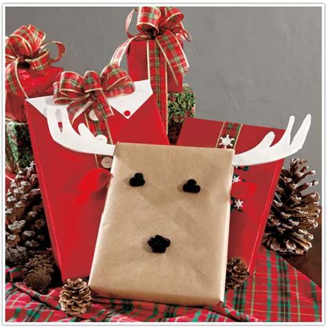 Use these creative gift wrapping ideas to save money and make this years christmas gifts beautiful and personal. WRAP UR LOVED ONE'S GIFTS WITH BEAUTIFUL GIFT PACKING ...