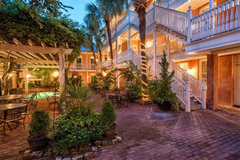 9 Classically Charming Charleston Hotels Charleston Hotels Downtown