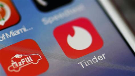Tinder Online Dating App Tinder Updates Safety Features After Assault