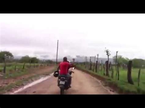 Dit bizarre natuurfenomeen met de toepasselijke naam lluvia de peces (vissenregen) doet zich al meer dan 100 jaar ieder jaar opnieuw voor. Lluvia de peces en yoro. honduras - YouTube