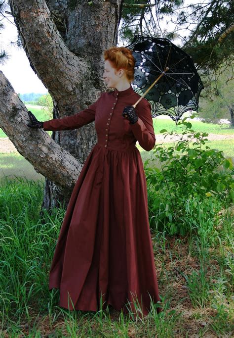 Make An Easy Victorian Costume Dress With A Skirt And Blouse