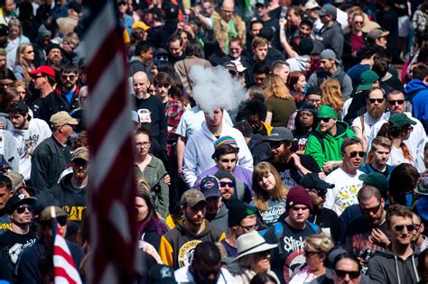 Biggest Hash Bash Ever With Pot Legalized Rally Draws Huge Crowd In