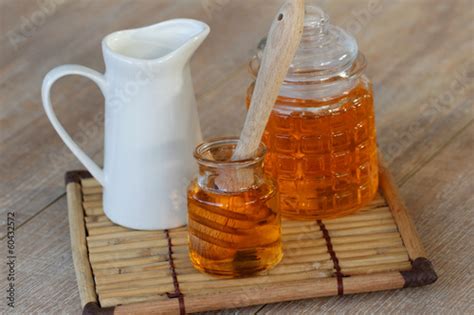 Milch und Honig Stockfotos und lizenzfreie Bilder auf Fotolia com