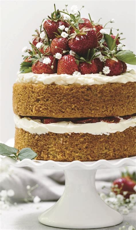 Beat in egg and the almond extract. Recipe for Strawberry Almond Flour Cake | Edible Green ...