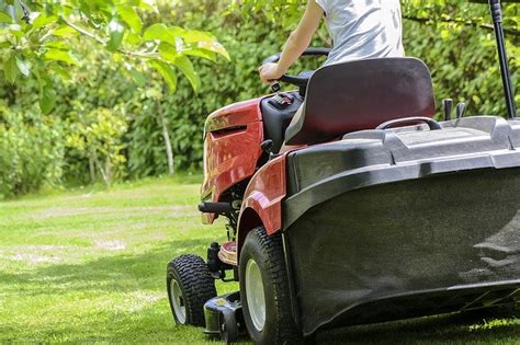 The premise of the businesses is to buy mowers and either fix them or sell of the functioning parts. Find used riding lawn mowers for sale under $500 near me