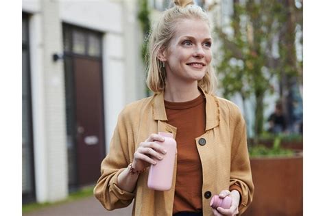 Was tun, wenn das kleinkind nicht aus einem trinklernbecher trinken möchte, sondern lieber weiter aus der nuckelflasche? Thermoflasche Ellipse 350 ml - Edelsthal gebürstet | Mepal
