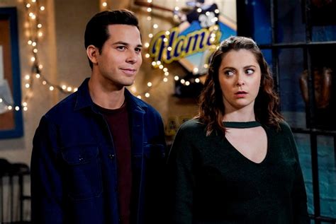 How Crazy Ex Girlfriend Reunited Rebecca With A Whole New Greg Vanity