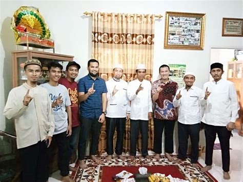 Foto pernikahan ustadz abdul somad dan fatimah az zahra salim barabud. Tinggal di Hunian Dengan Ruang Tamu Sederhana, Terungkap ...