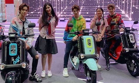 Check spelling or type a new query. ภรรยา "พีท ทองเจือ" โต้ที่ลูกสาวถูกชาวเน็ตแขวะ แต้มลูกดารา ...