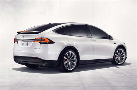 Tesla Model X Recibe Nueva Versión Base