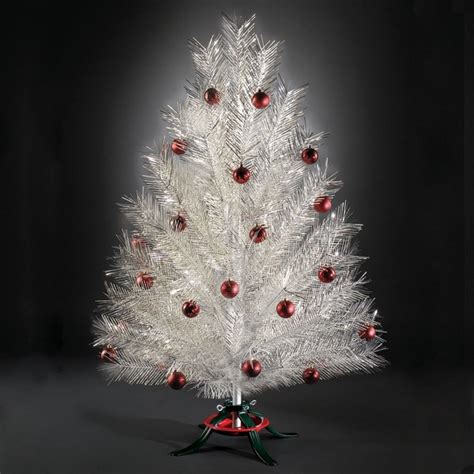20 Silver Christmas Trees Festive And Glamorous Decoration Ideas