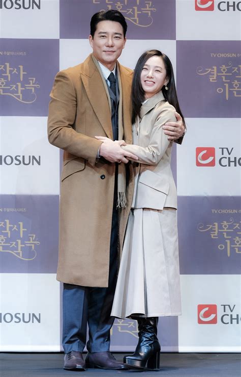 0.0 결혼작사 이혼작곡2 연도：2021 지역：한국 감독：서혜진 출연자：성훈,이태곤,박주미. '결혼작사 이혼작곡' 이태곤-박주미, 패션잡지 한 페이지 ...