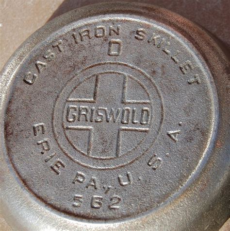 Antique Griswold 0 Cast Iron Skillet. 562. Small by hazelhome