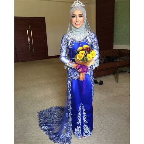Surat nikah adalah salah satu persyaratan yang harus dipenuhi dalam melangsungkan pernikahan. Contoh Gaun Kebaya Pengantin Muslimah Kombinasi Mahkota ...