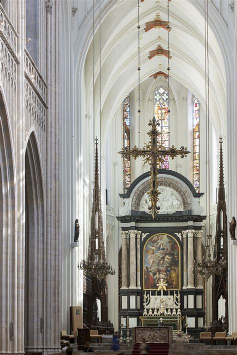 De kathedraal staat in het stadsdeel alfama. missie kathedraal Antwerpen | De Kathedraal