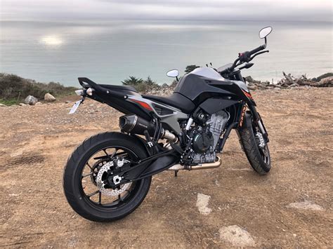 It comes with the option of. KTM 790 Duke : KTM