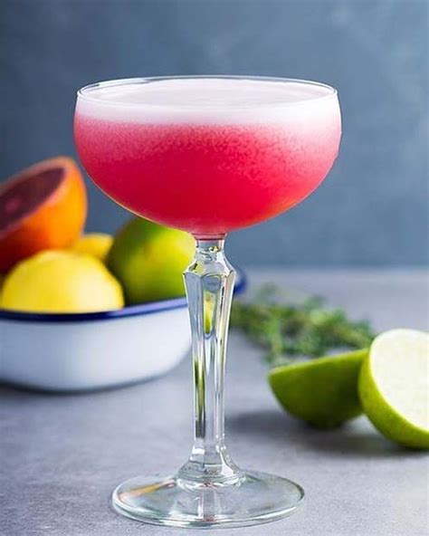 23 Fruity Summer Cocktails For Women With Images Clover Club