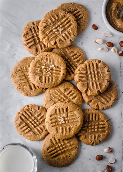 Gingerbread was the first spicy cookie to be recognized as a christmas cookie. Easy Christmas Cookie Recipes with Few Ingredients ...