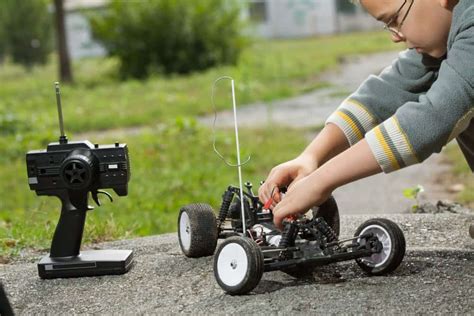 Remote control (or rc) cars are more complex, technologically advanced, and fun to play with than ever before. 10 Best RC Cars for Kids (2020 Reviews) - Mom Loves Best