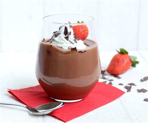Schokolade in einer grossen schüssel mit wasser übergiessen, ca 5 min. schokoladenpudding, pudding, thermomix rezept