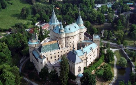 De top 10 mooiste bezienswaardigheden in slowakije. 4 attractions in Bratislava worthy of your undivided attention