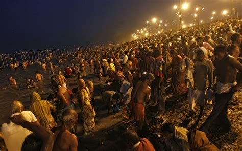 India S Maha Kumbh Mela 2013 Ends Devotees Gather For Holy Dip In