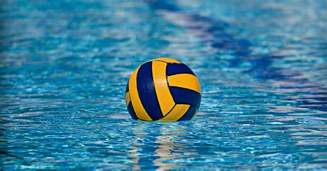Contoh saja untuk instansi pendidikan dan keperluan melamar kerja biasanya menggunakan foto berwarna dengan background warna merah. Water Polo Wallpapers Images Photos Pictures Backgrounds