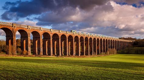 The Ouse Valley Viaduct Balcombe Viaduct Over The River Ouse In