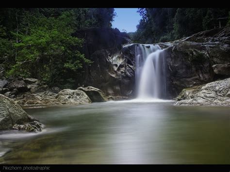 Karena objeknya hanya satu, yaitu air terjun. Gambar Air terjun Sekayu, Hulu Terengganu - Neezhom ...
