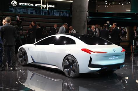 Watch latest video reviews of bmw i8 coupe to know about its interiors, exteriors, performance, mileage and more. BMW i Vision Dynamics previews 2021 i5 production model ...