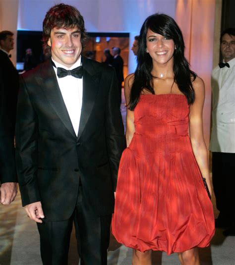 Il cantautore romano luca barbarossa è felicemente sposato dal 1999 con ingrid salvat (meglio nota come alla moglie è dedicata la canzone passame er sale, con cui luca barbarossa nel 2018 si è. Raquel del Rosario, l'ex-femme du pilote de Formule 1 ...