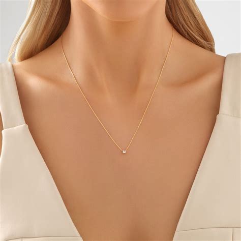 Mini Solitaire Necklace With Diamonds In 10kt Yellow Gold