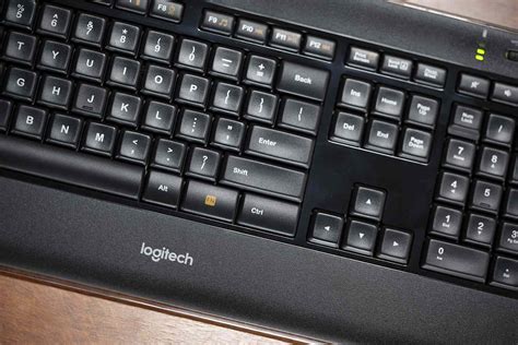 Logitech K800 Review Functional But Expensive