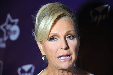 Helena vondráčková adlı sanatçının flashdance.what a feeling, stín katedrál ve diğer popüler şarkı ve albümlerinin keyfini. Helena Vondrackova pozuje w bikini! Fanów zatkało ...