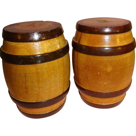 Wood Barrel Kegs Salt & Pepper Shakers | Salt pepper shakers, Salt and pepper set, Salt