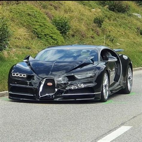 Bugatti Chiron Crashes Into Porsche 991 On Mountain Road Gtspirit