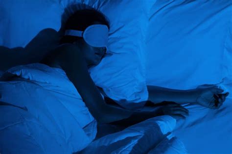 don t be scared the benefits of sleeping in the dark mammoth comfort