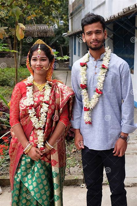 Newly Married Couple At Wedding In Kumrokhali India Editorial Photo Image Of Newly Married
