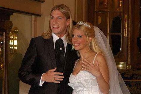 En el día del padre, maxi lópez hizo un posteo en sus redes sociales y arremetió contra su exmujer, wanda nara, al. Wanda Nara scarica Maxi Lopez via Twitter | Gossip