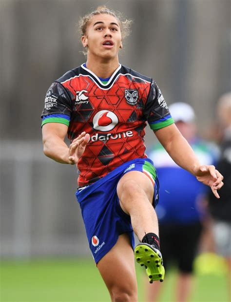 Nrl Warriors Coach Stephen Kearney Endorses Young Duo As Halfback