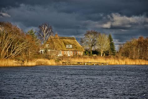 Vom ländlichen anwesen bis zur stadtwohnung. Traumhaus an der Schlei Foto & Bild | landschaft, ostsee ...