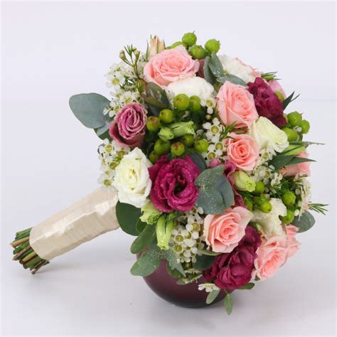 The Best Wedding Bouquet Delivery In Bangalore June Flower