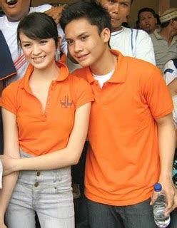 Debutnya ia lakukan sebagai bintang iklan matahari dan jonny andrean di tahun 2003. ayu amelia