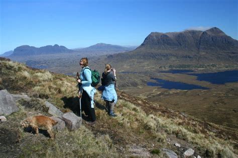Deer manager scott sweeney from inveraray demonstrates just how bad this year's midge population in scotland is, as he bravely uncovers his left hand and watches as the tiny biting insects descend to. Midges in Scotland - protect yourself from a Highland ...