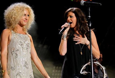 2011 Female Country Vocalists Slideshow